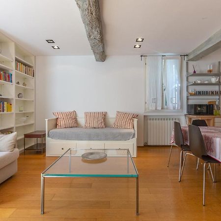 Pleasant Central Apartment With Garden Bologna Exterior photo